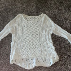American Eagle white sweater, size medium. Perfect for fall and winter!